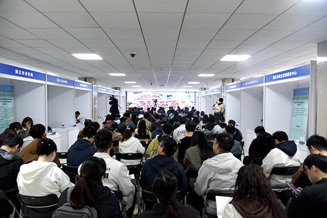 通辽市2024年引进人才宣传推介会走进北京化工大学