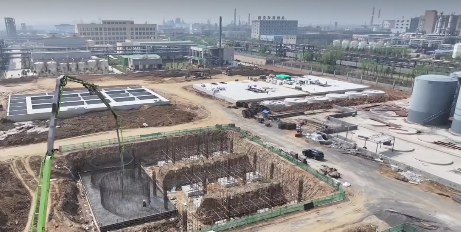 临港区：春启新程干劲满 项目攻坚不停步(图1)